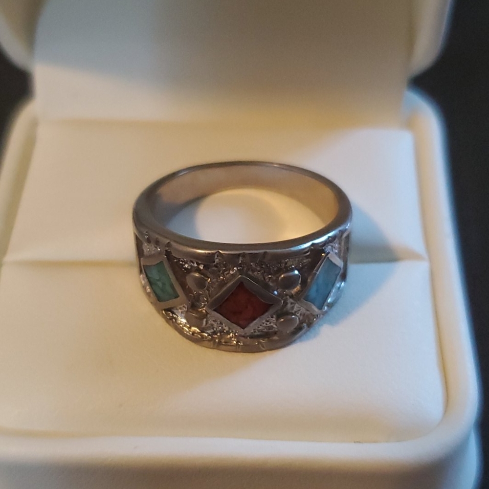 Ring - Picture 2 of 2